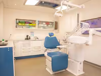 Dr Franck BRUNON - Cabinet Escudier - Dentiste Boulogne Billancourt - Implants dentaires et esthétique dentaire