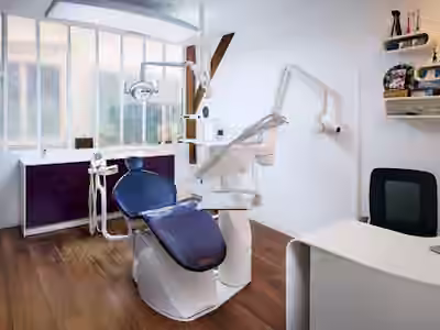 Clinique dentaire La Fayette Dr Mbakam & Associés Dentiste Paris 10