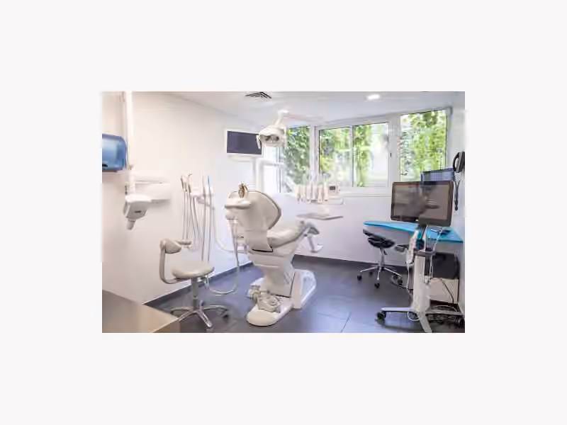 Cabinet dentaire Revah Paris 15 - Implant dentaire - Invisalign - Parodontie - Facettes dentaires