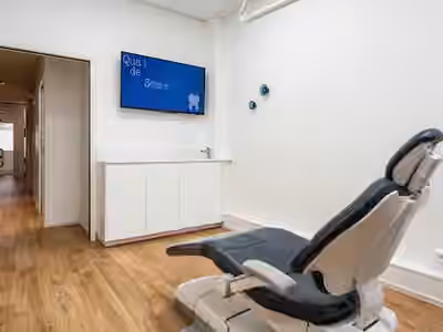 Dr. Florent Huguet-Jaime - Clinique Dentaire Quai de Seine Paris 19