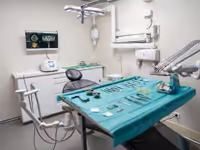 Dentiste - Dr Lionel MARTINEZ - Chirurgie et Implant dentaire