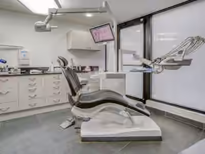 Dentiste Cergy Le Haut – Dr Dalila BELKORCHIA