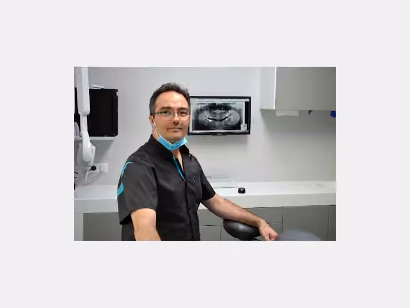 Dr MIKOU Lucas