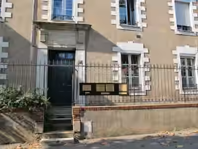Dentiste Nantes - Dr LANCELOT BERTRAND