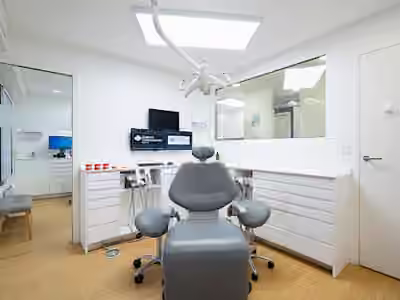 Orthodontiste Paris 18 – Dr Mehdi Sersab | Spécialiste Enfants & Adultes | Orthodontie Invisible
