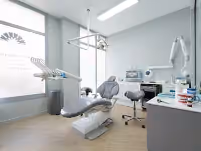 Centre Dentaire Place de Clichy Dentelia - Dentiste Paris 17eme arrondissement