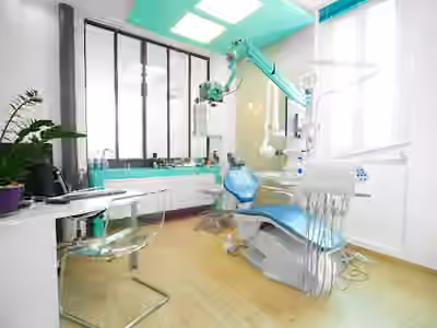 Docteur Mathias Ferrandi - Dentiste Paris 17e Batignolles