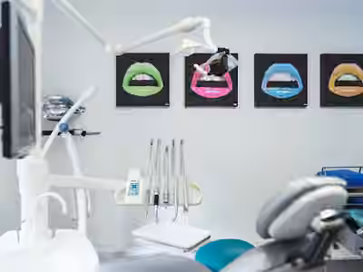 Cabinet Dentaire Dr Corinne ATTIA - Chirurgien Dentiste, ORTHODONTIE PAR ALIGNEURS TRANSPARENTS, FACETTES,ÉCLAIRCISSEMENTS